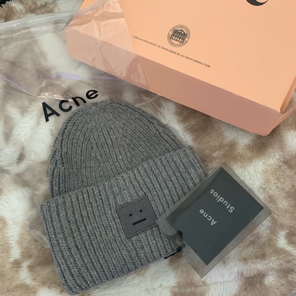 acne studios beanie fake